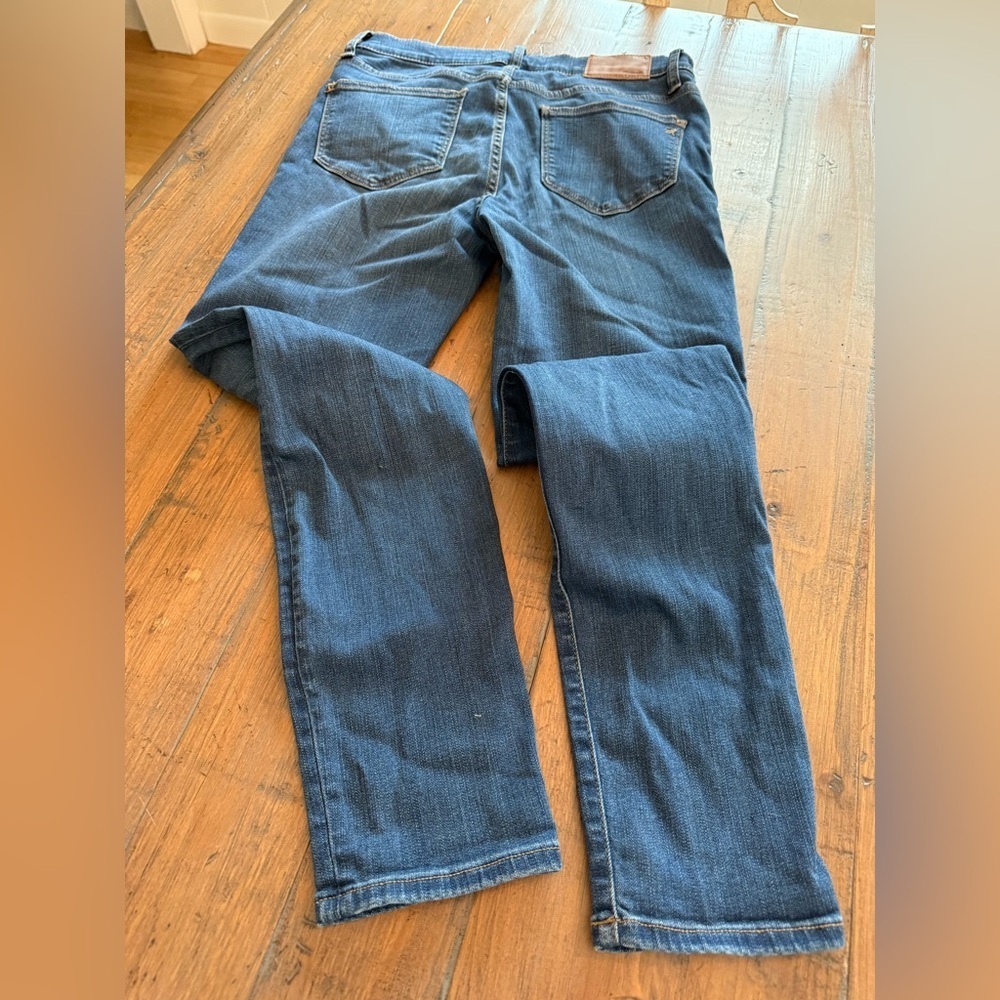 Madewell roadtripper style woman’s jeans. High rise stretch size 27 inseam 27”. - Picture 2 of 6